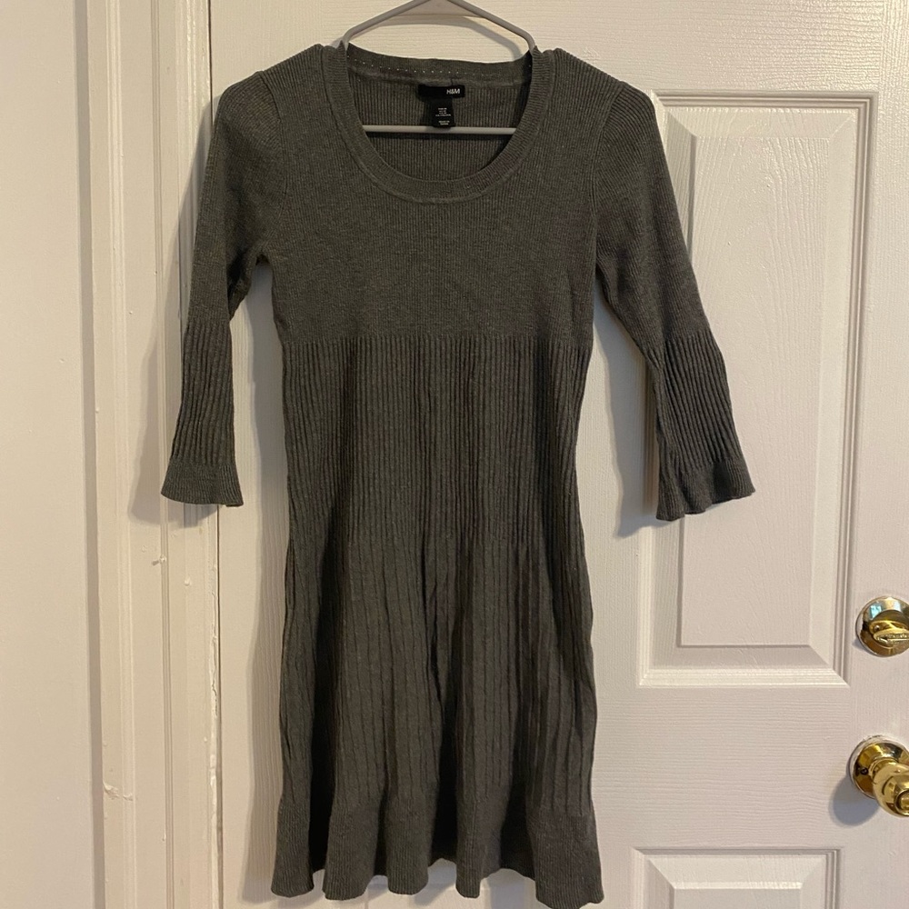 Gray 3/4 sleeve shirt